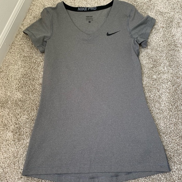 Nike Dri Fit Gray Athletic Shirt - Picture 1 of 3